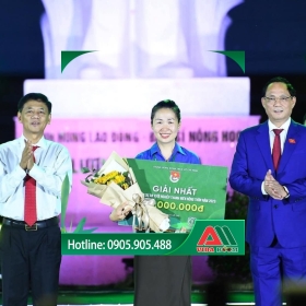 GĐ Trần Thị Dịu đạt giải nhất dự án  Nghiên cứu và phát triển sản phẩm '' Sầu Riêng Ngũ Cốc Sấy Thăng Hoa '' do ban chấp hành trung ương đoàn thanh niên cộng sản Hồ Chí Minh tổ chức  